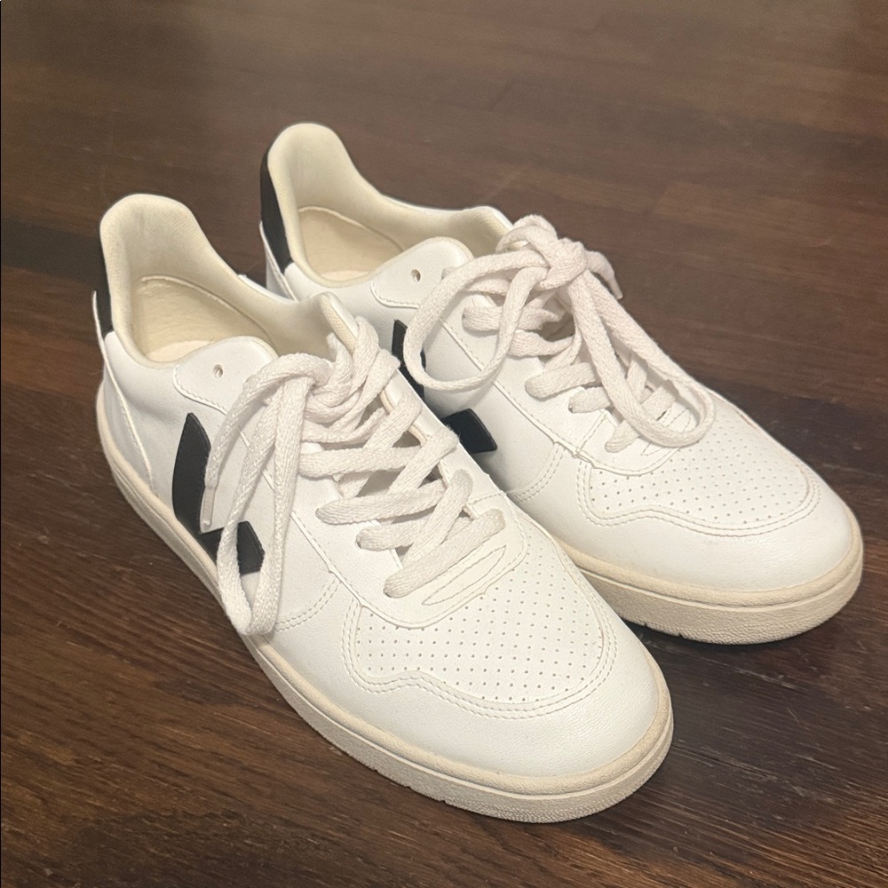 Veja White and Black Women's Sneakers